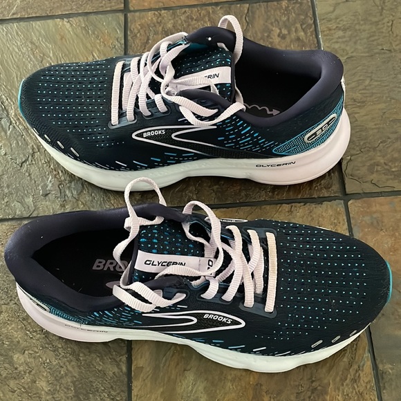 Brooks Athletic Shoes- Cushion Neutral- Navy with Teal dots- size 8 - Picture 6 of 15